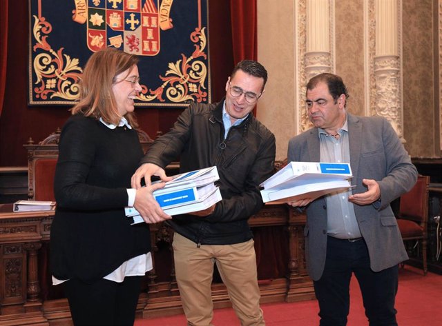 Archivo - La Diputación de Palencia destina 30.000 euros a 13 entidades locales para que tengan actualizada su relación de bienes