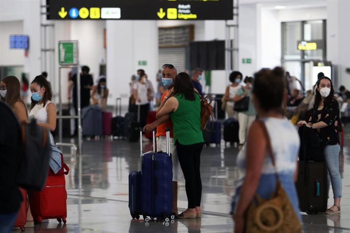 Archivo - El aeropuerto de Málaga, Pablo Ruiz Picasso ha operado desde hoy más de 123 vuelos entre salida y llegadas de diferentes países, después de la apertura de fronteras tras el cierre del COVID-19. Málaga a 1 de julio del 2020