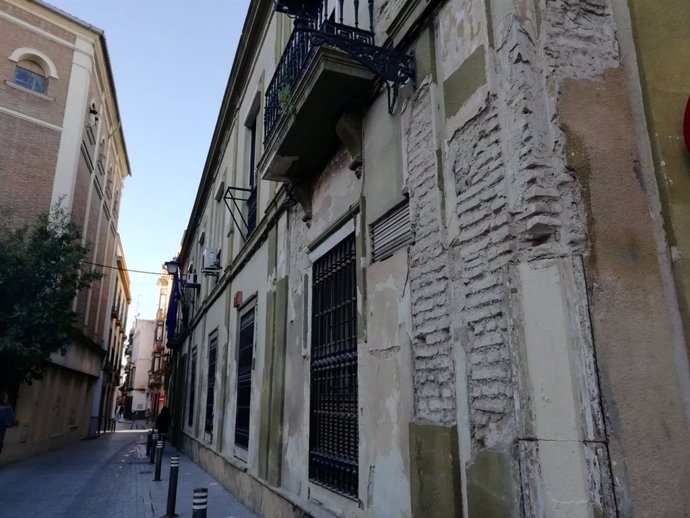 Estado de la fachada de la sede del Conservatorio Profesional Cristóbal de Morales