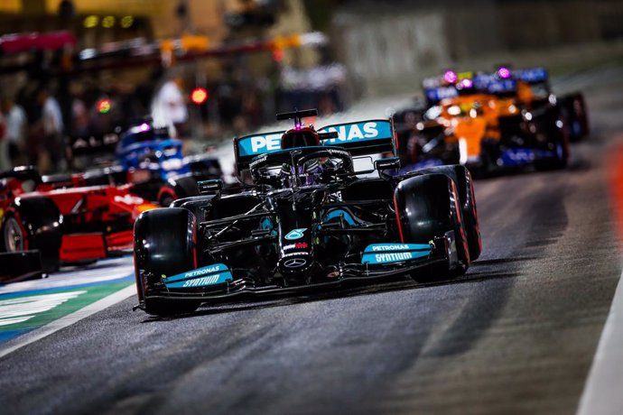 HAMILTON Lewis (gbr), Mercedes AMG F1 GP W12 E Performance, action during Formula 1 Gulf Air Bahrain Grand Prix 2021 from March 26 to 28, 2021 on the Bahrain International Circuit, in Sakhir, Bahrain - Photo Florent Gooden / DPPI