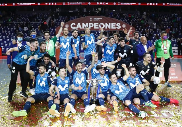 Los jugadores del Movistar Inter tras proclamarse campeones de la Copa de España 2021