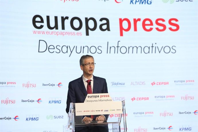 El gobernador del Banco de España, Pablo Hernández de Cos, interviene durante un Desayuno Informativo de Europa Press celebrado en el Auditorio El Beatriz Madrid, en Madrid, (España), a 29 de marzo de 2021.