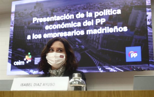 La presidenta de la Comunidad de Madrid y candidata a la reelección, Isabel Díaz Ayuso, durante la presentación de un programa económico del PP de Madrid para las elecciones del próximo 4 de mayo, en la Sede de CEIM
