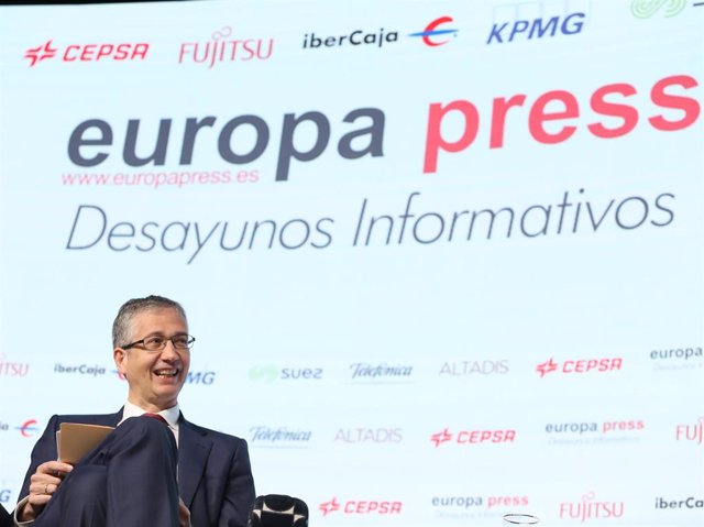 Pablo Hernández de Cos protagoniza un Desayuno Informativo de Europa Press