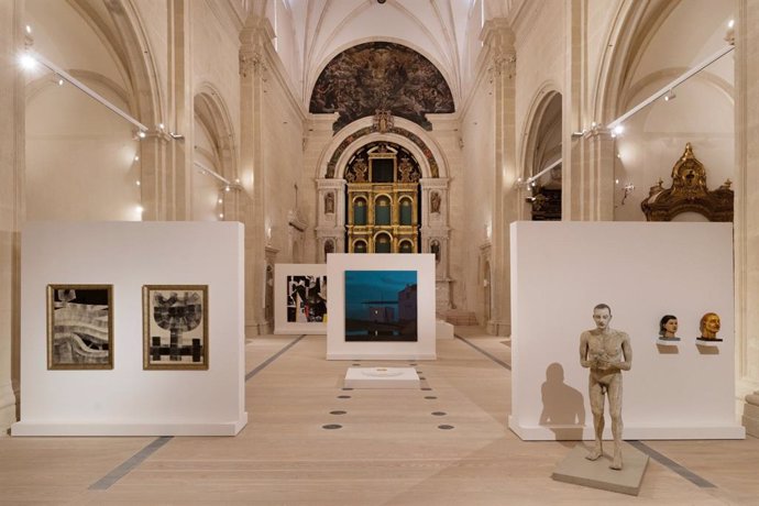 El Palacio de San Esteban acoge la exposición 'Ficciones' con obras de 19 artistas de ocho galerías de la Región