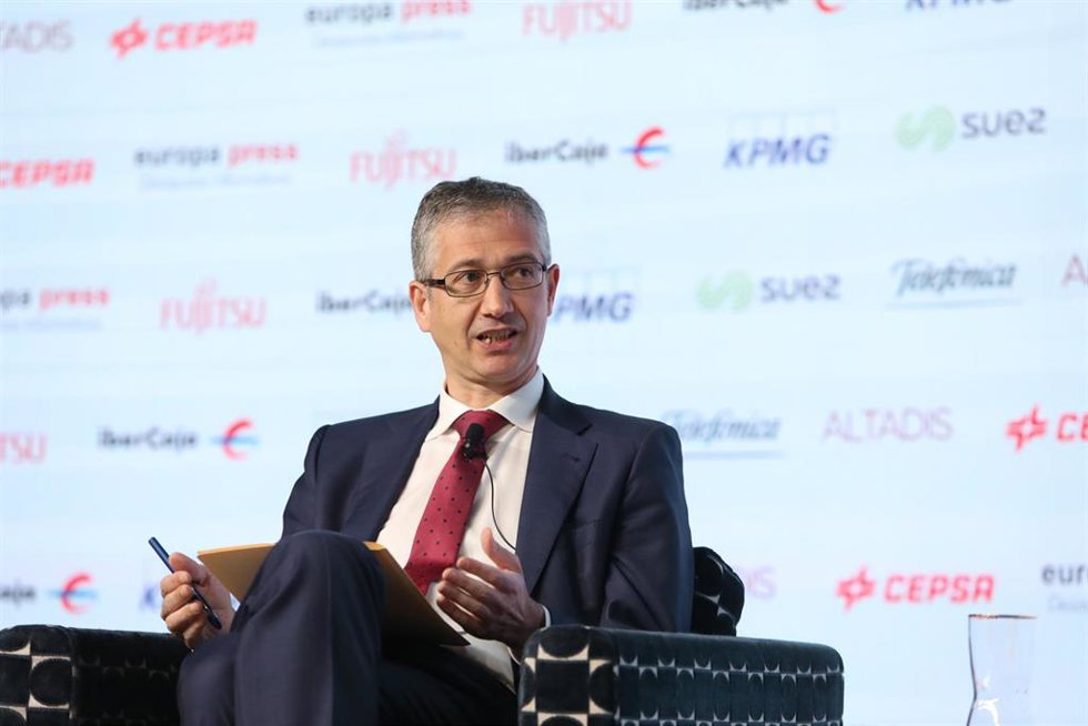 El gobernador del Banco de España, Pablo Hernández de Cos, interviene durante un Desayuno Informativo de Europa Press celebrado en el Auditorio El Beatriz Madrid, en Madrid, (España), a 29 de marzo de 2021.