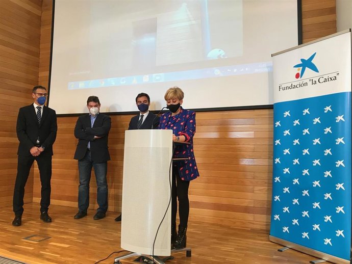 La presidenta de la Asociación de la Prensa de La Rioja, Ana Castellanos, presenta la séptima edición del programa Fomento de Lectura de Prensa