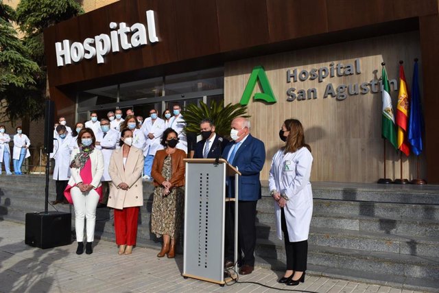 Aguirre informa sobre las actuaciones en el hospital y los centros de salud linarenses.