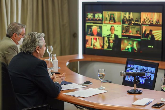 Archivo - El presidente de Argentina, Alberto Fernández, durante una reunión de Mercosur celebrada por videoconferencia. 