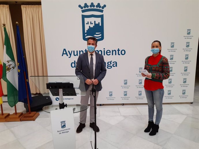 Carlos Conde y Elisa Pérez de Siles en rueda de prensa