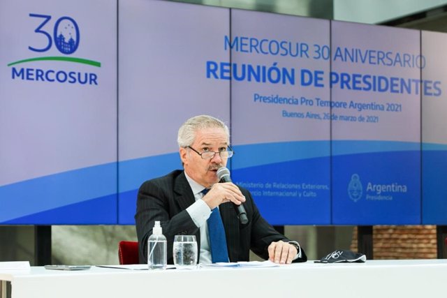 El ministro de Exteriores de Argentina, Felipe Solá, durante la Cumbre por los 30 años de Mercosur.
