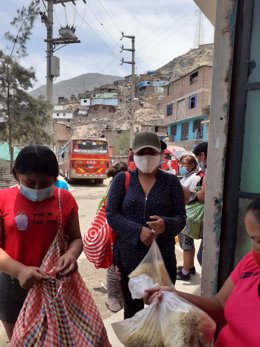 Mujeres en Perú reciben ayuda de Madre Coraje y Diputación de Huelva.