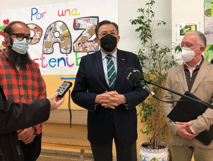 Presentación del programa municipal 'Escuelas de Semana Santa'