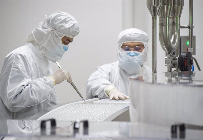 Archivo - Laboratorio en China de fabricación de vacunas contra el coronavirus.