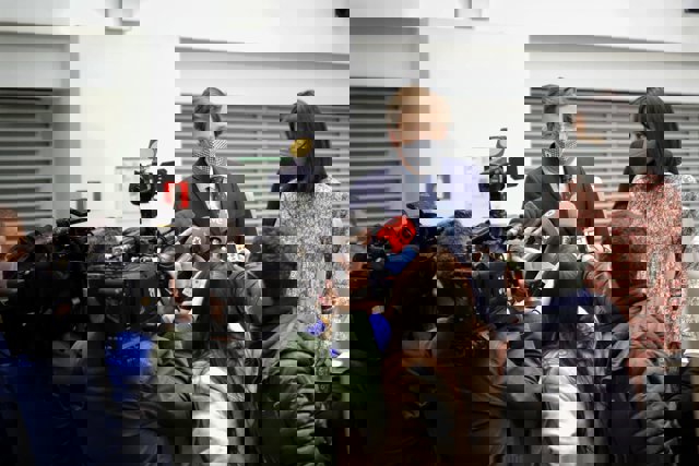 Almeida junto a Mercedes González