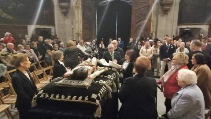 Limpieza del Cristo en el año 2019.