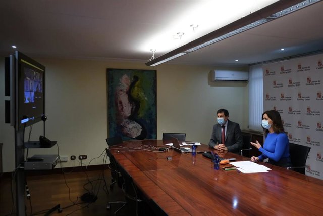 Amigo y Fernández Carriedo durante la constitución de la mesa de los NG