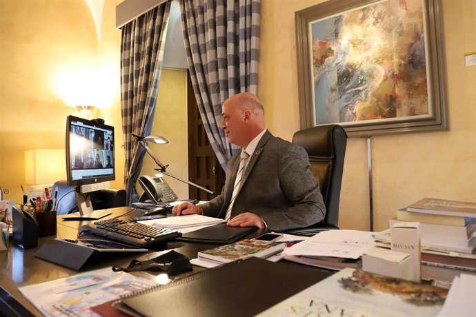 El presidente de la Diputación de Córdoba, Antonio Ruiz, preside de forma telemática el primer consejo de administración de Grupo Cinco.