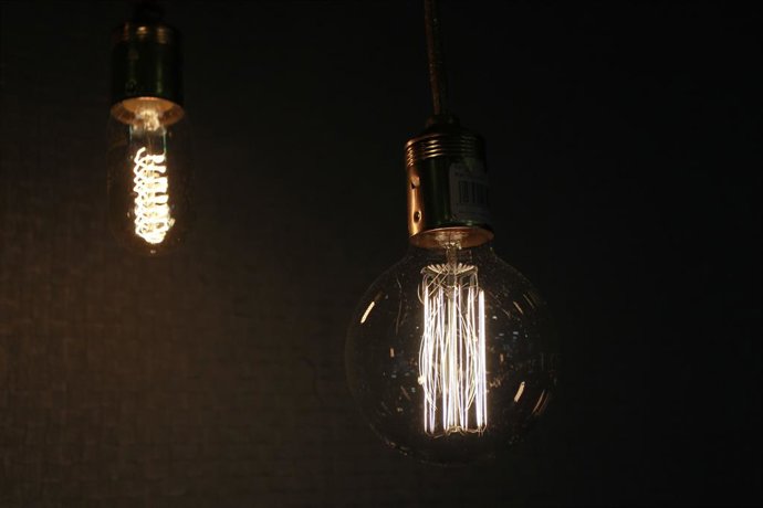 Archivo - Bombilla, bombillas, luz, electricidad, energía