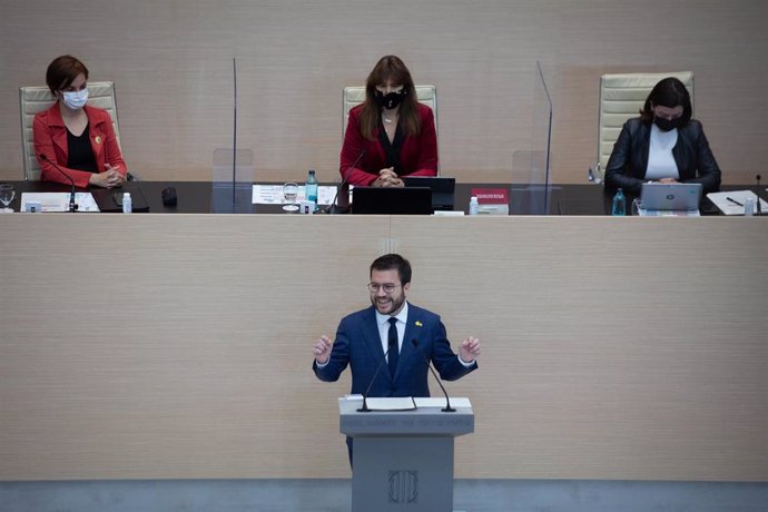 El vicepresidente de la Generalitat en funciones y candidato de ERC a la Presidencia, Pere Aragons, interviene en la segunda sesión del debate de investidura a la presidencia de la Generalitat de Catalunya, en el Parlament, Barcelona, Cataluña, (España