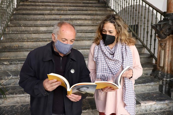 La delegada de Cultura en la Diputación de Córdoba, Salud Navajas, en la presentación de 'Vida e impacto de una industria. Electromecánicas 1917-2017'.
