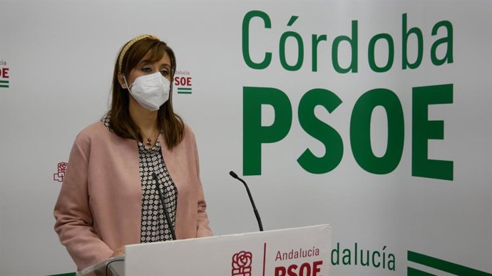 La secretaria de Igualdad y Equidad del PSOE de Córdoba, Felisa Cañete, en la sede de su partido, en una imagen de archivo.
