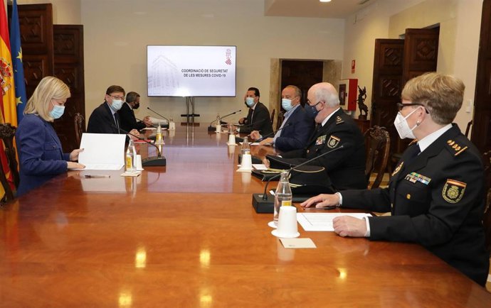 Reunión de Ximo Puig y Gabriela Bravo con Delegación del Gobierno, FVMP y fuerzas de seguridad