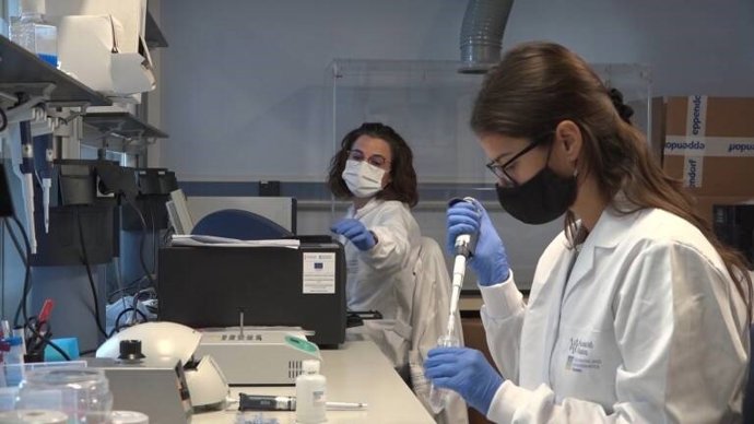Investigadores en un laboratorio