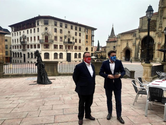 José Luis Yzuel y José Luis Álvarez Almeida, en Oviedo