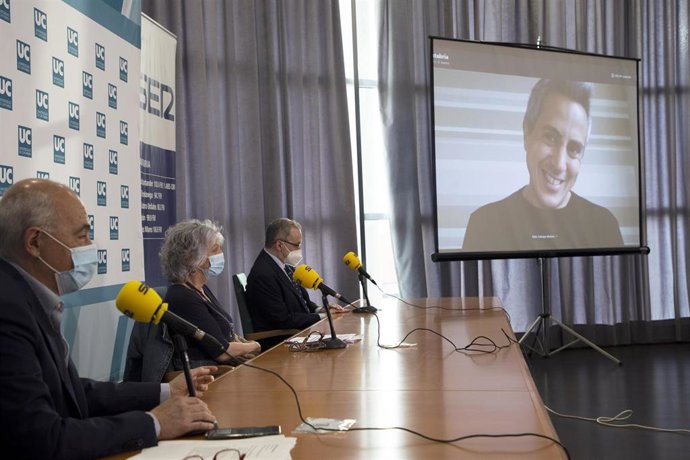El vicepresidente y consejero de Universidades, Igualdad, Cultura y Deporte, Pablo Zuloaga, interviene por videoconferencia en el Foro SER Cantabria sobre 'La investigación como pilar fundamental de la sociedad'.