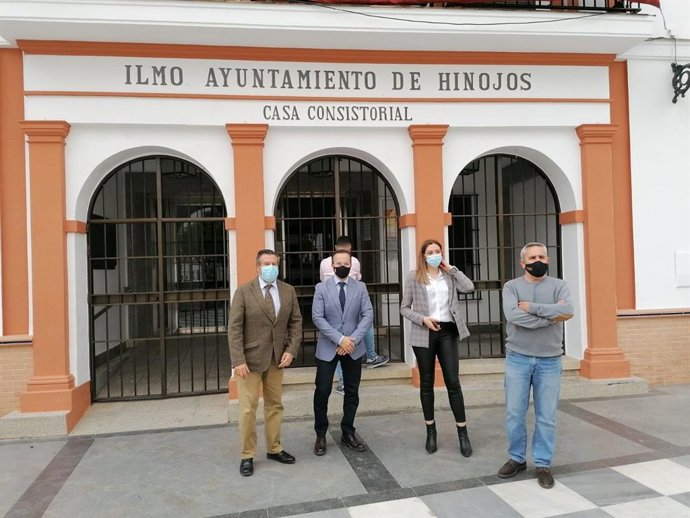 El delegado de Regeneración, Justicia y Administración Local, Alfredo Martín, visita Hinojos.