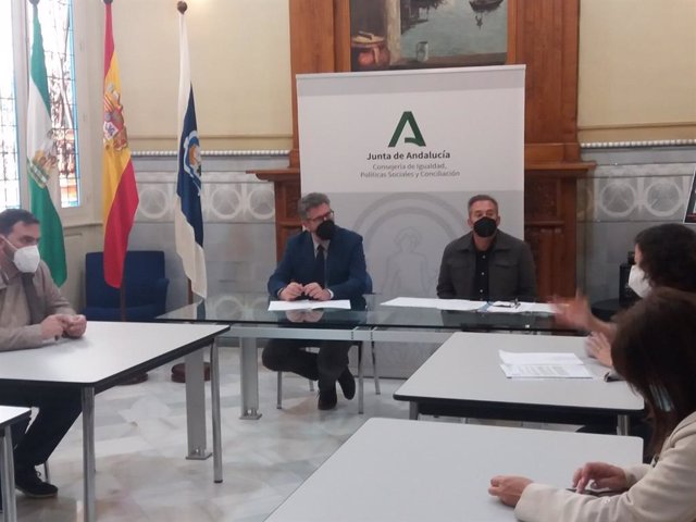 El delegado territorial de Igualdad, Políticas Sociales y Conciliación en Huelva, Manuel Antonio Conde, en un acto en Huelva.