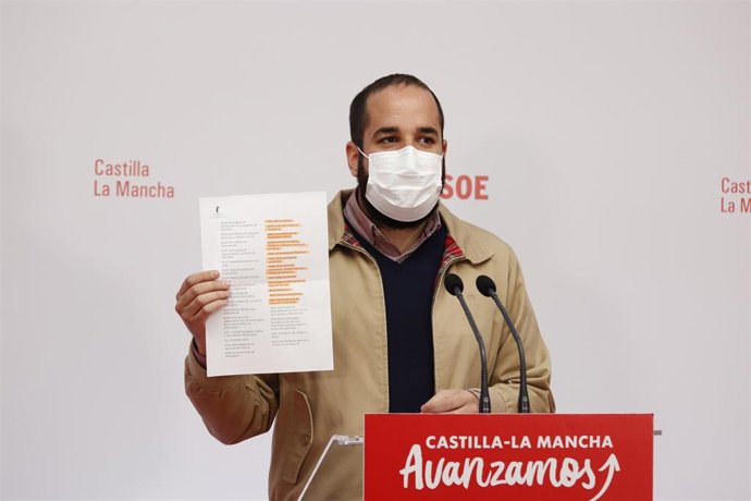 El diputado del PSOE Miguel González en rueda de prensa.