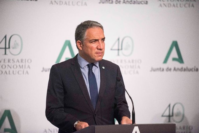 El consejero de la Presidencia, Administración Pública e Interior y portavoz del Gobierno andaluz, Elías Bendodo, en la rueda de prensa posterior al Consejo de Gobierno.