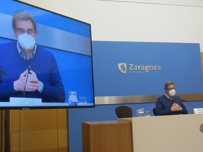 El portavoz del grupo municipal de VOX, Julio Calvo