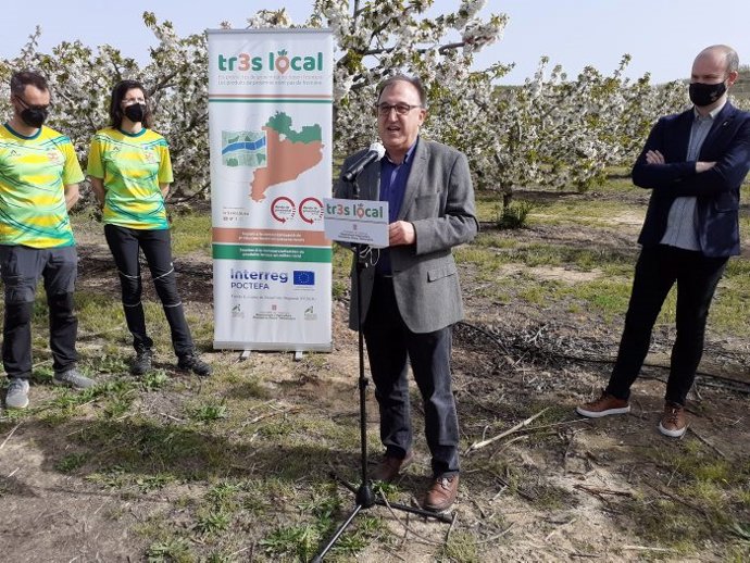 El director general de Alimentación, Calidad e Industrias Agroalimentarias de la Generalitat, Carmel Mdol, en Corbins (Lleida) el 30 de marzo de 2021.