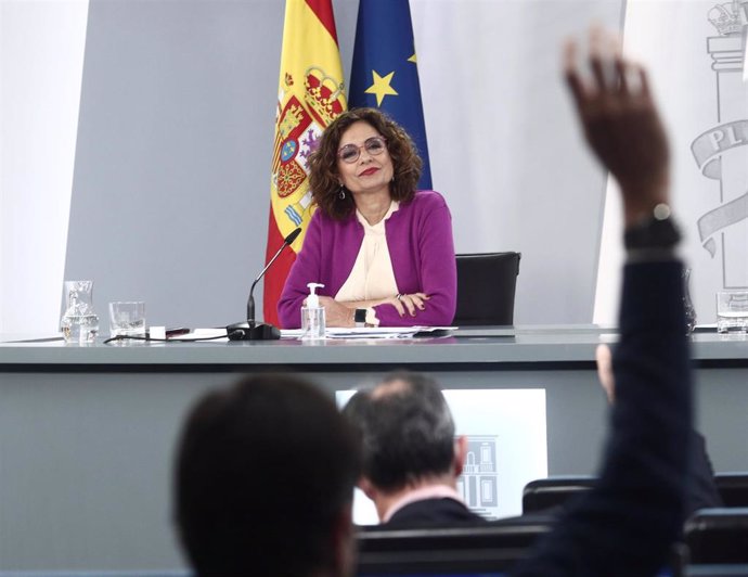 La ministra de Hacienda y portavoz del Gobierno, María Jesús Montero, durante una rueda de prensa tras el Consejo de Ministros, en La Moncloa, en Madrid (España), a 30 de marzo de 2021. 