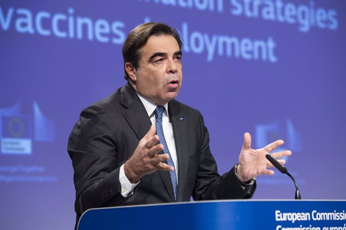 Archivo - HANDOUT - 15 October 2020, Belgium, Brussels: European Commissioner for Promoting our European Way of Life Margaritis Schinas, speaks during a press conference with Health Commissioner Stella Kyriakides on the Coronavirus EU Vaccination Strate