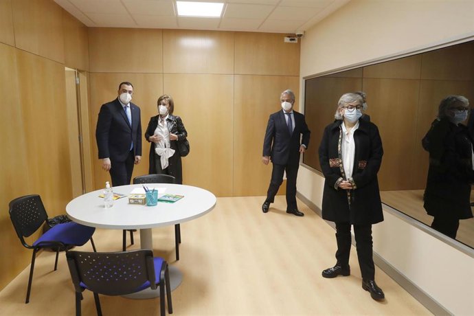 El presidente del Principado de Asturias, Adrián Barbón, asiste al acto de inauguración de la sala Gesell del palacio de justicia de Gijón, junto a otras autoridades