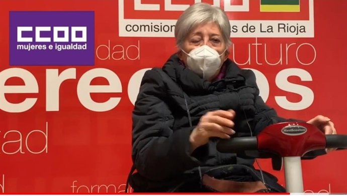 Lina Sierra en un momento de su intervención en una exposición interactiva de CCOO La Rioja