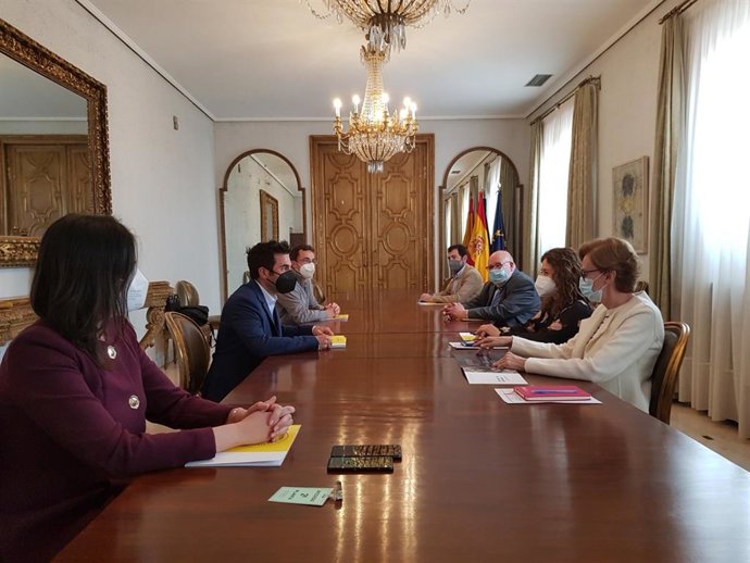 La Rioja presenta el proyecto de Geoparque de huellas de dinosaurios a los Ministerios de Cultura y Transición Ecológica