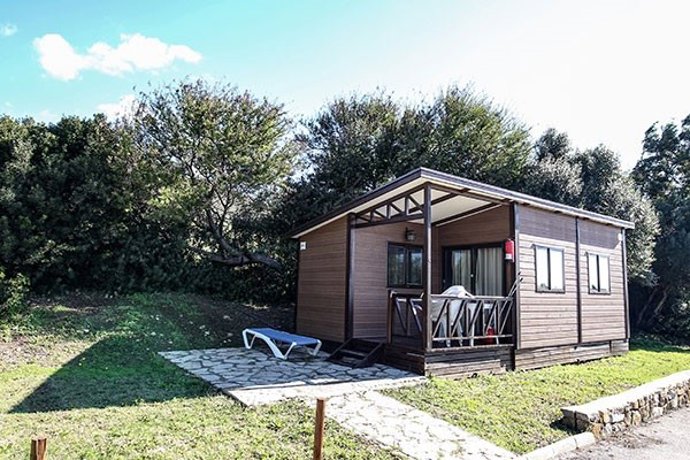 Archivo - Bungalow del Camping Valdevaqueros. Imagen de archivo.