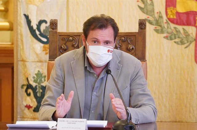 El alcalde de Valladolid, Óscar Puente, en rueda de prensa.