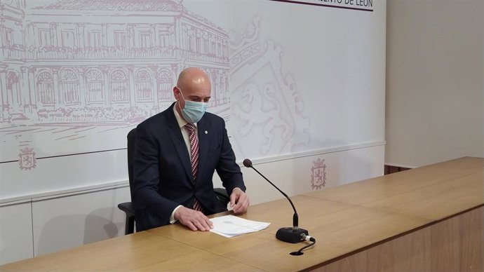 El alcalde de León, José Antonio Diez, durante la rueda de prensa de presentación de los proyectos municipales concurrentes a fondos europeos.