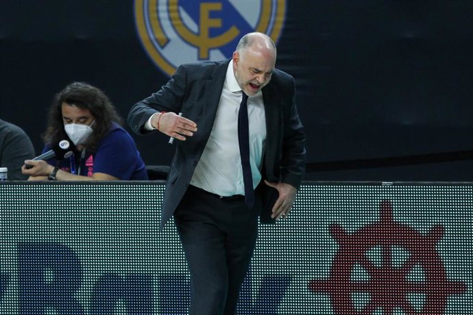 Archivo - Pablo Laso dirigiendo al Real Madrid