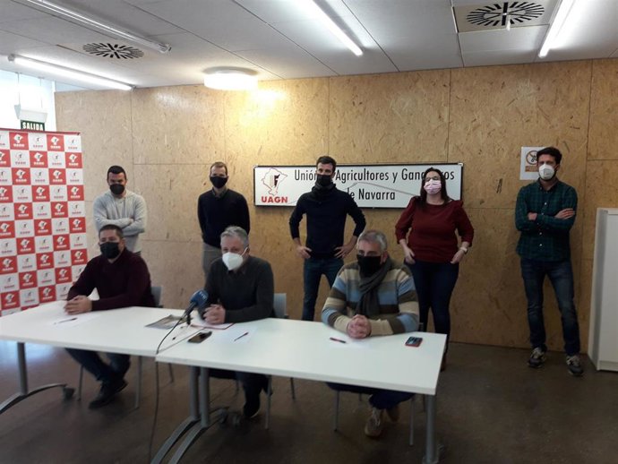 Archivo - El presidente de UAGN, Félix Bariáin, y miembros de la Junta Permanente de la organización en una rueda de prensa.