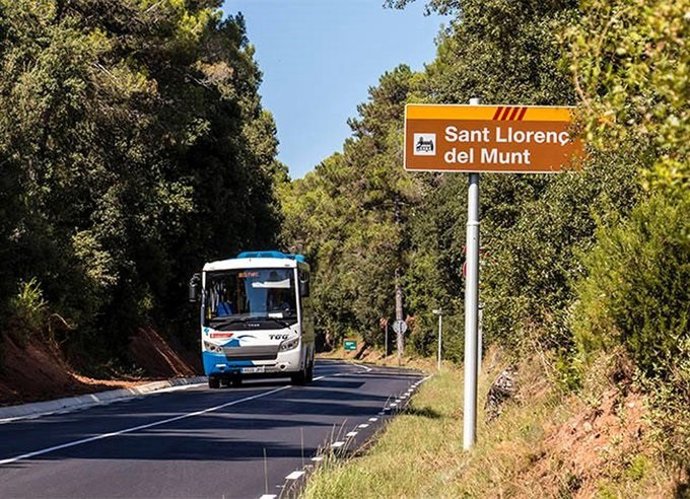 Transporte público en el parque natural de Sant Lloren del Munt i l'Obac (Barcelona).
