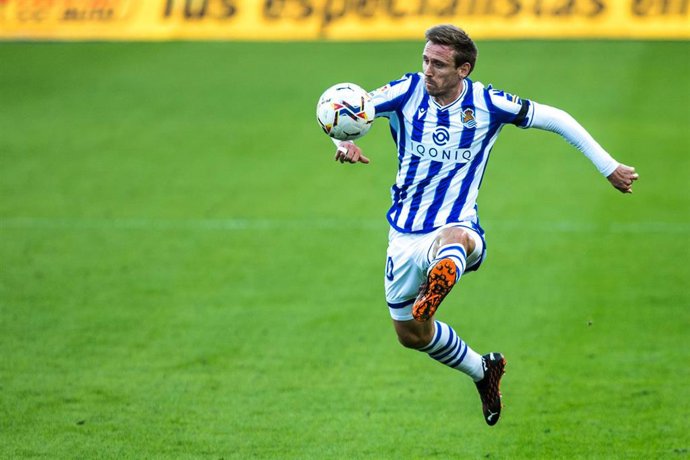 Archivo - Nacho Monreal en un partido de la Real Sociedad