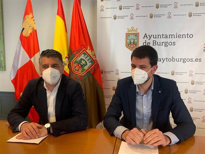 Vicente Marañón, vicealcalde de Burgos, y David Jurado, concejal de Hacienda.