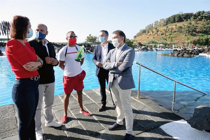 El alcalde de Santa Cruz de Tenerife, José Manuel Bermúdez, en una visita al Parque Marítimo